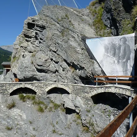 Des Alpes Panzió 3*